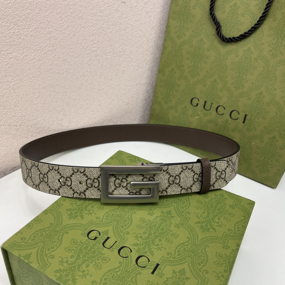 Gucci- Leather belt