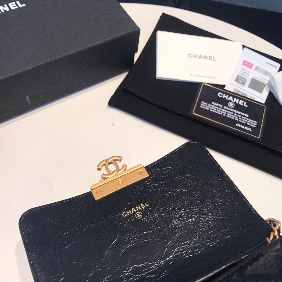 Chanel-wallet on chain-oil-waxed leather