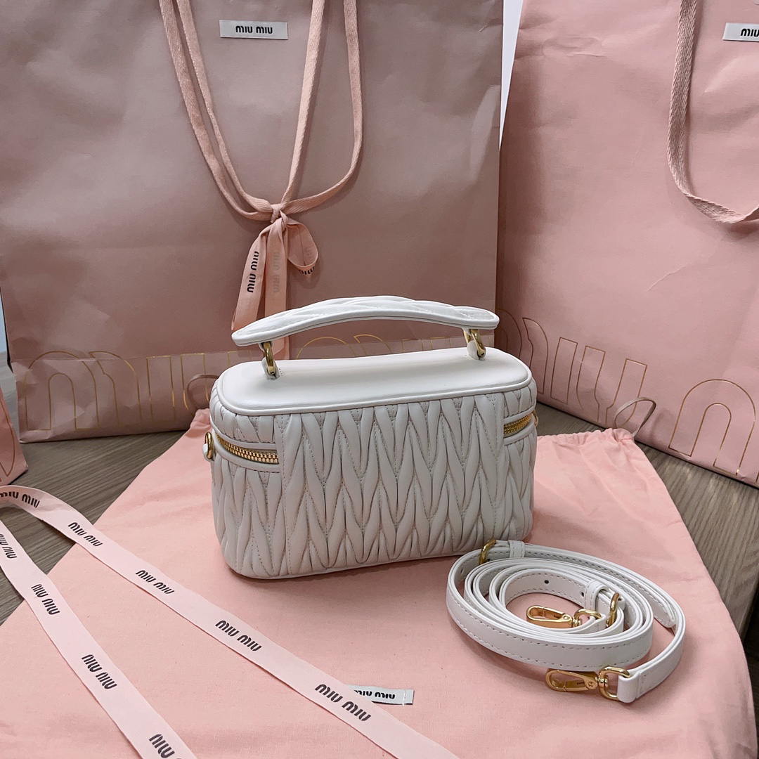 MIU MIU-Makeup bag and handbag matelasse