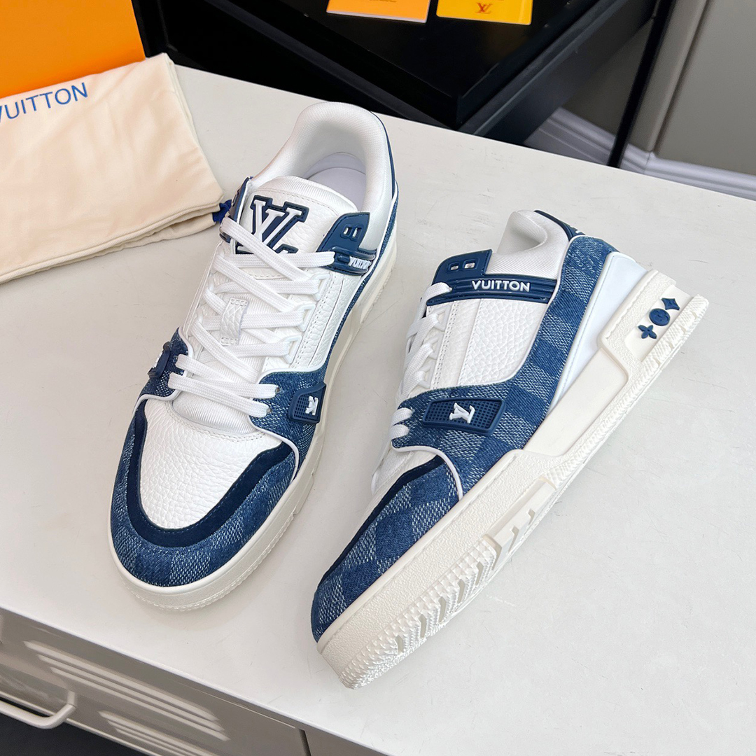 LV-Milan show runway models