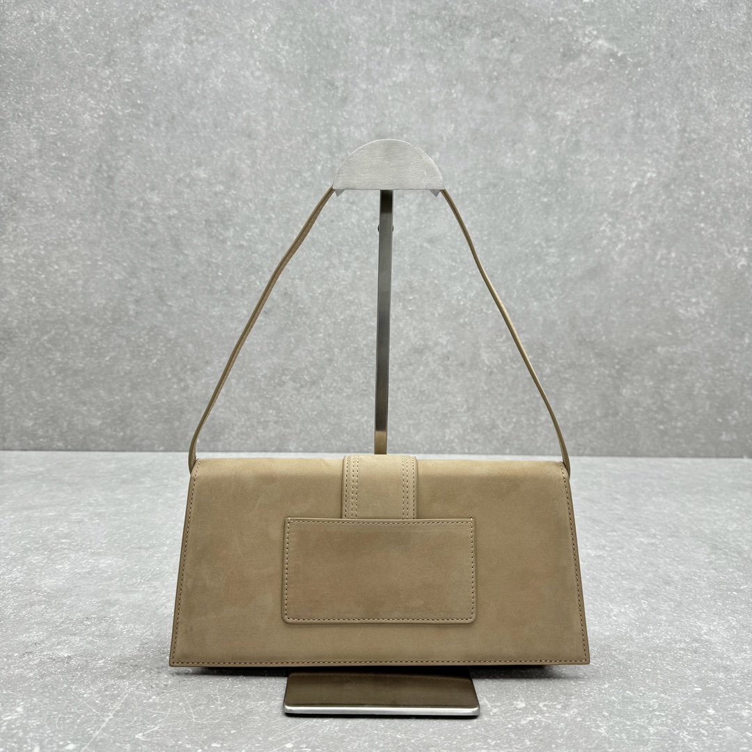 Jacquemu--New shoulder hand-held armpit bag with frosted apricot