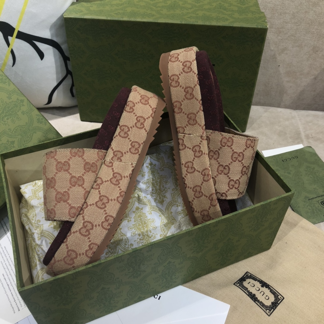 Gucci-Latest spring and summer fashion show Slippers