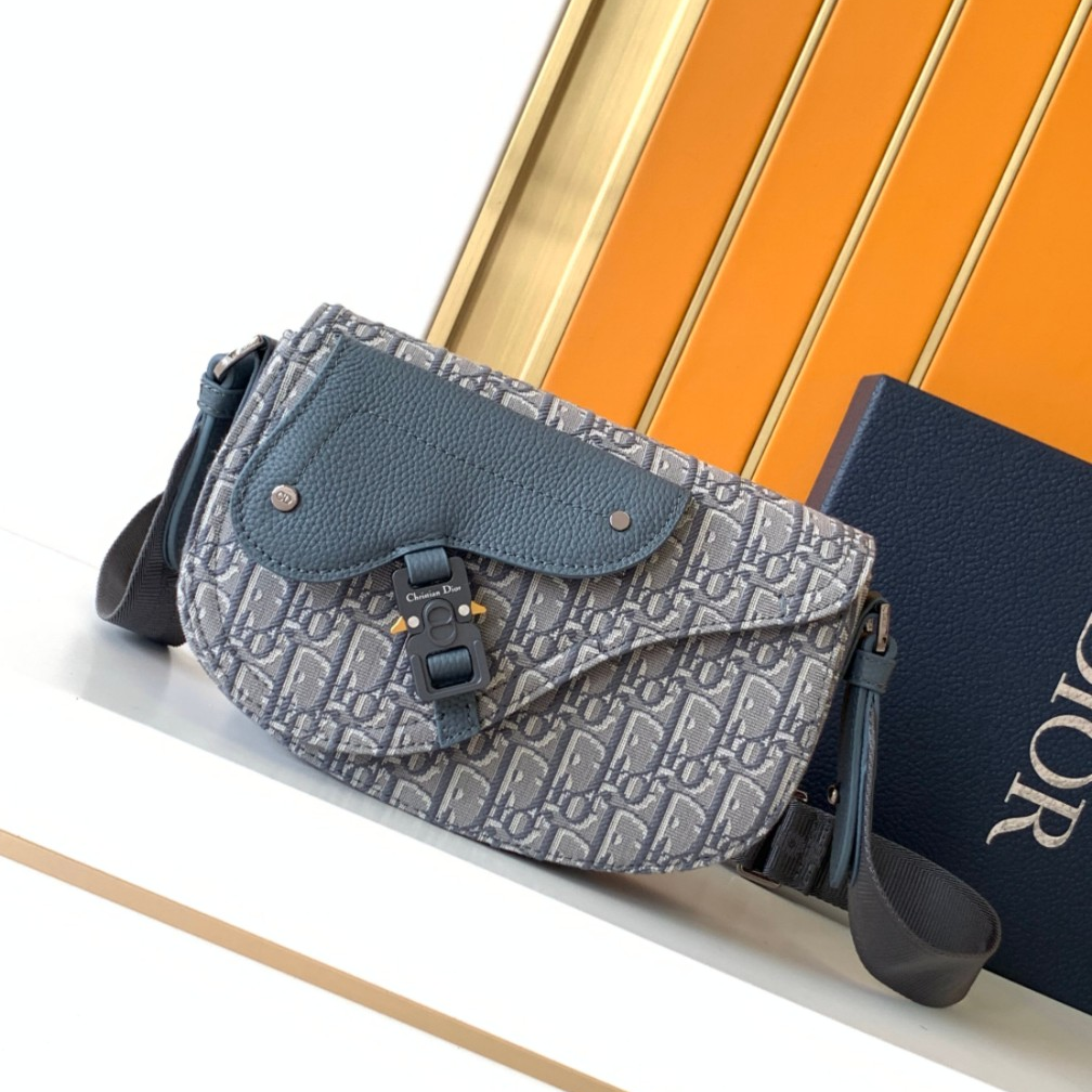 Dior-Saddle messenger bag