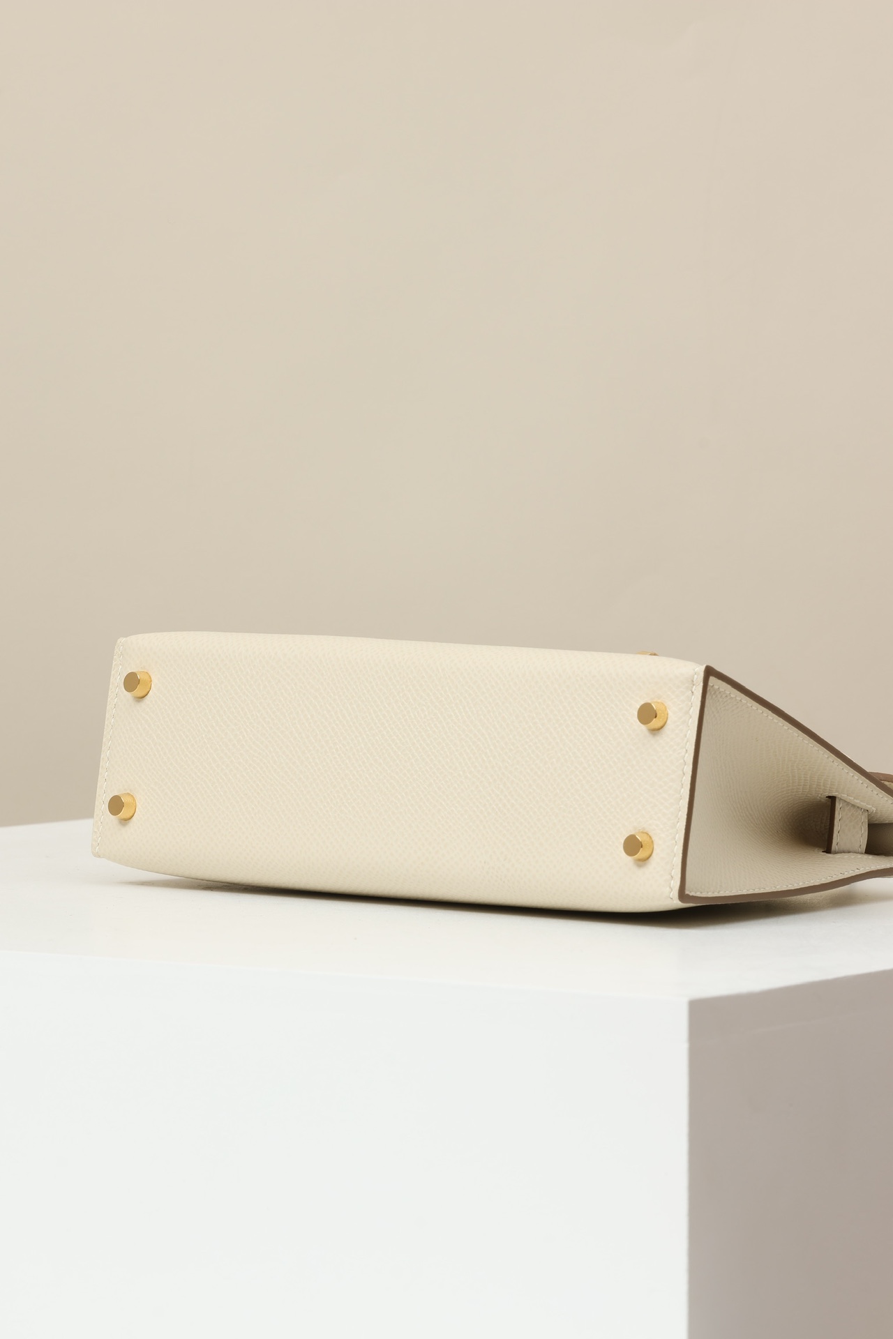 Hermes-Mini Kelly Milk Shake Platinum Buckle Bag