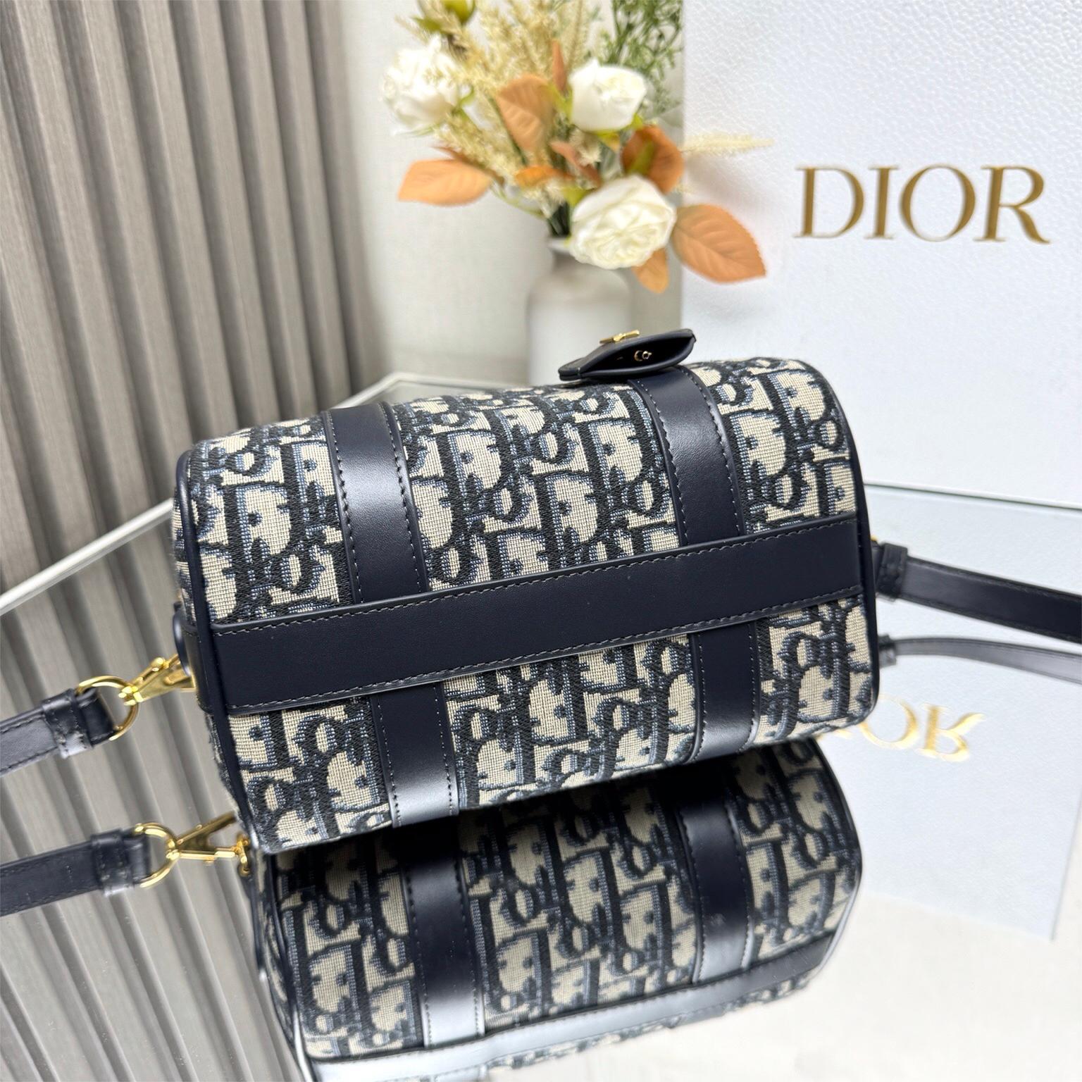 Dior-Groove 20 handbag with blue Oblique print