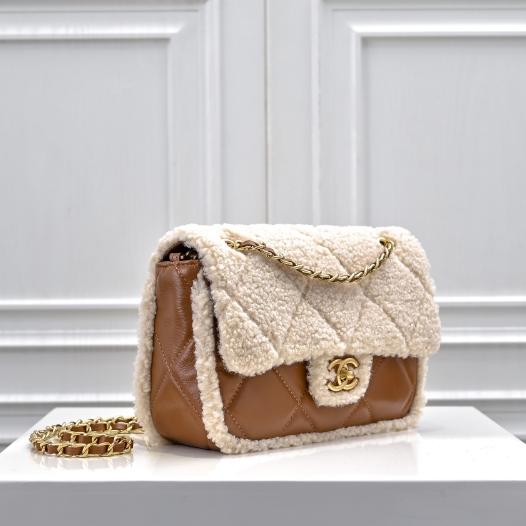 Chanel-Large 24k Teddy Lamb Wool Bag