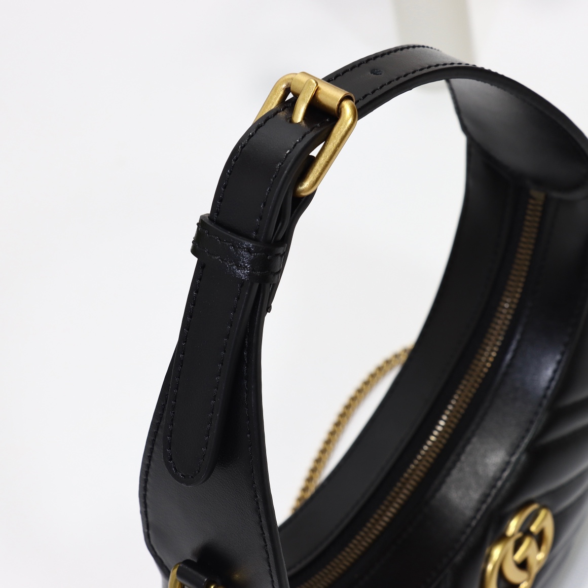 Gucci-Marmont Series Black Crescent Underarm Bag
