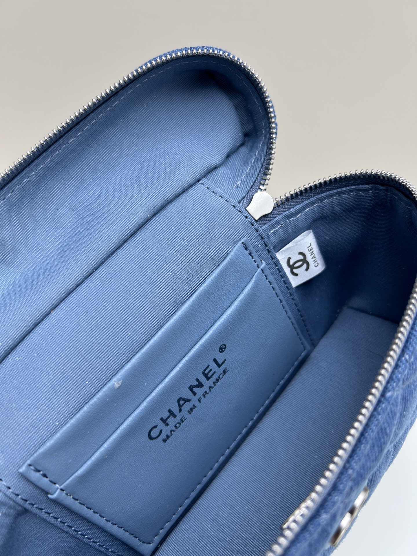 Chanel 25C LP Lunch Box Bag - Light Blue Leather