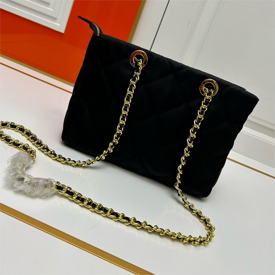 Prada-Vintage antique chain diamond grid wandering bag