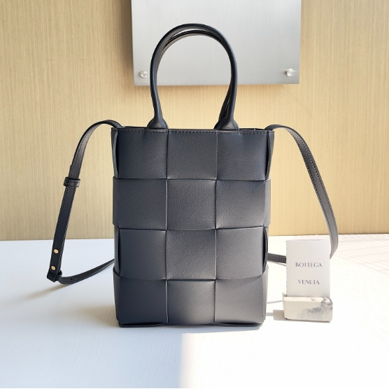 Bottega Veneta-Mini Tote Bag
