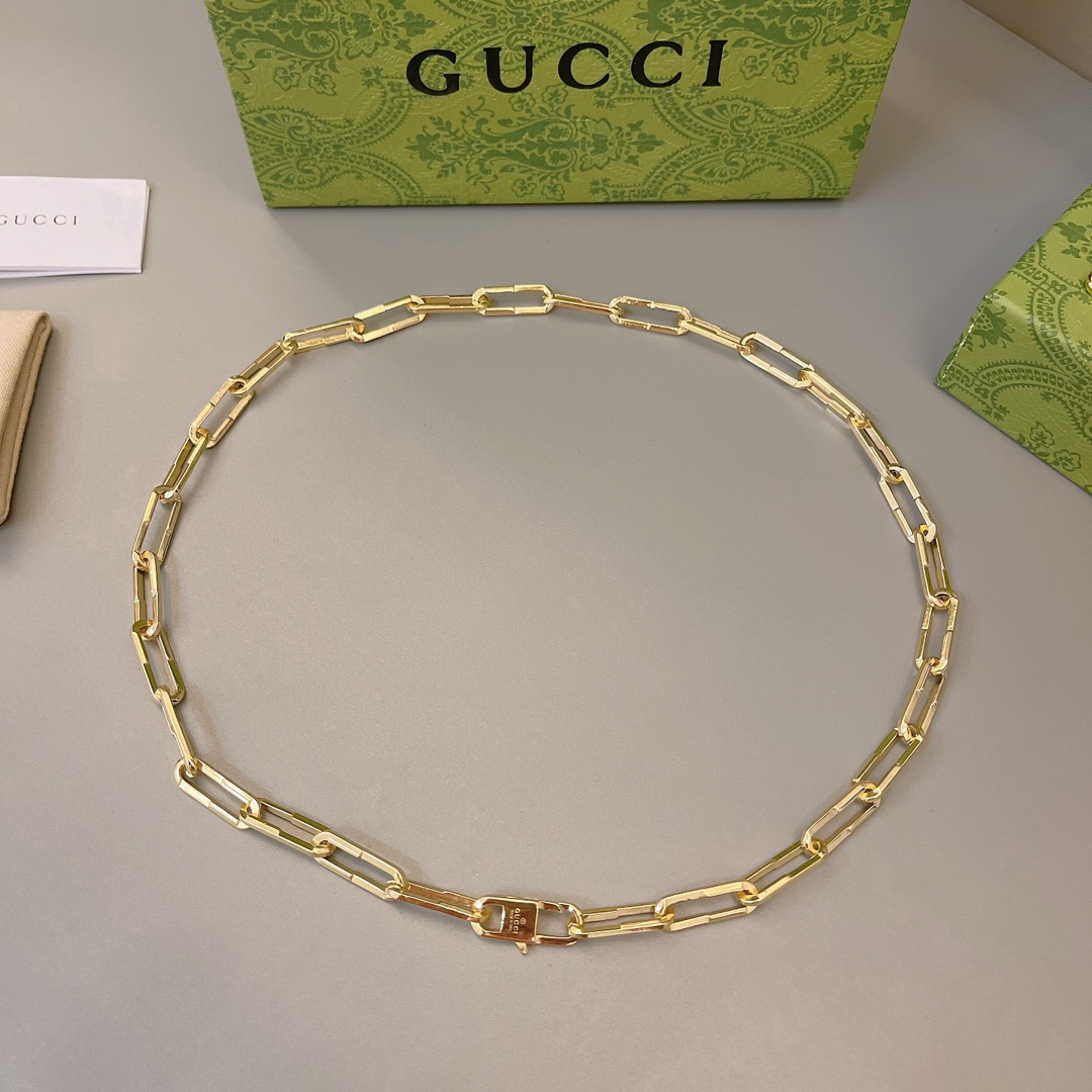 GUCCI-Link to Love series bracelet