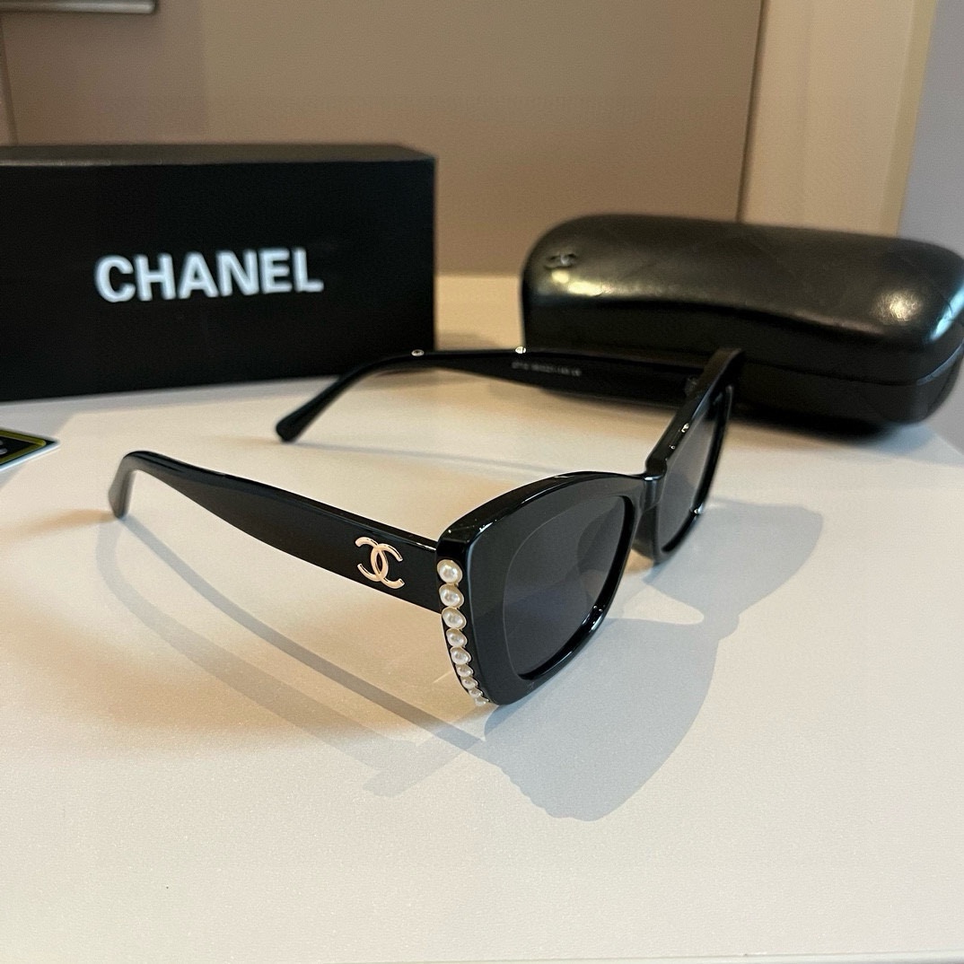 Chanel-Cat Eye Pearl Eye Sunglasses
