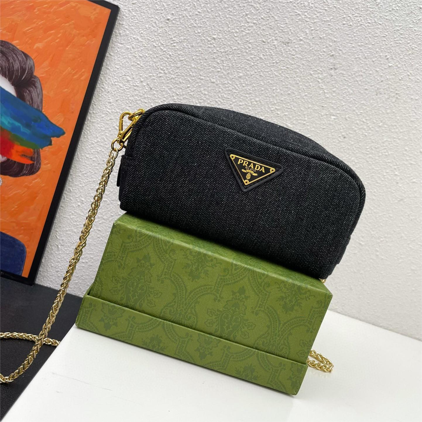 Prada-Cowboy vintage bag