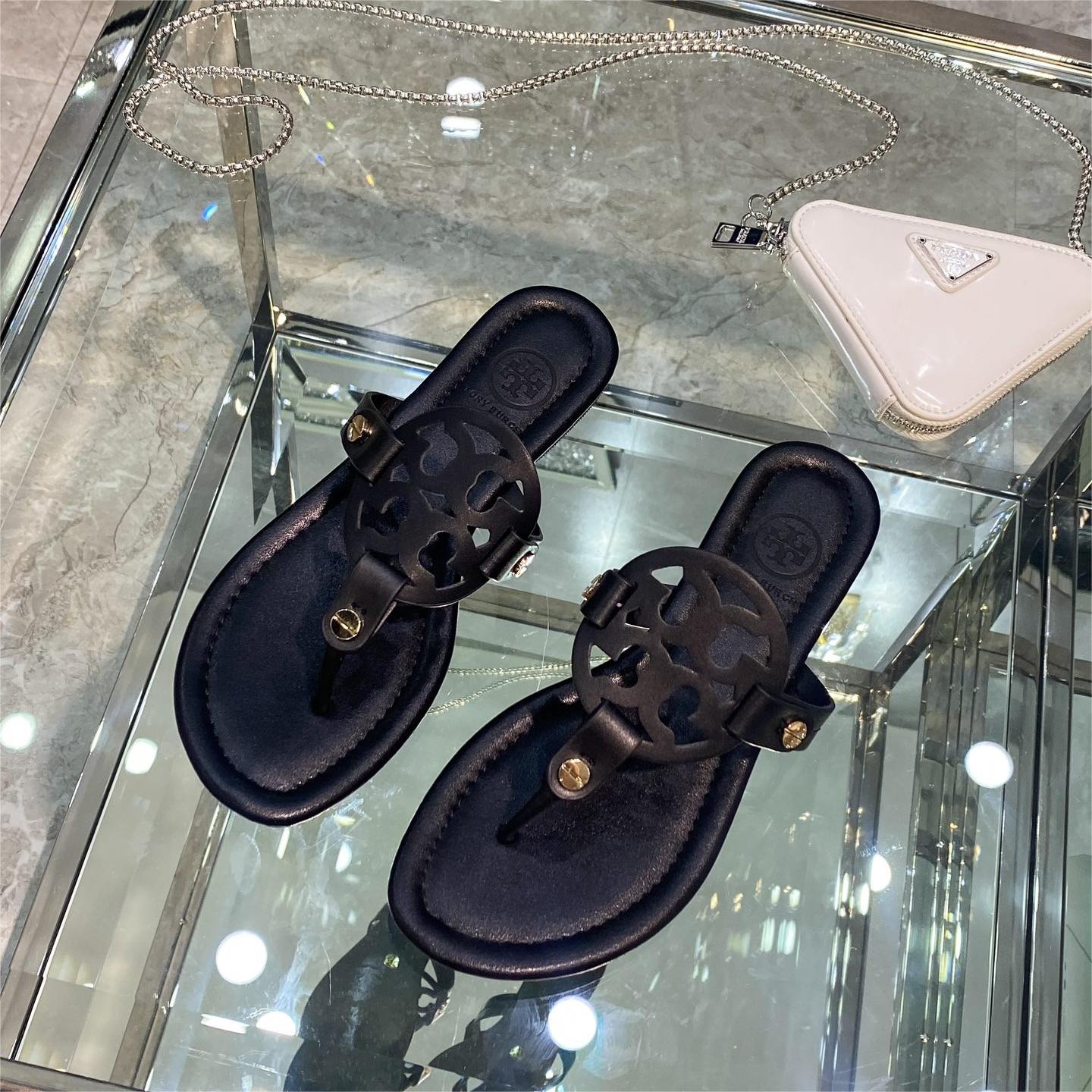 Tory Burch-Flat toed sandals