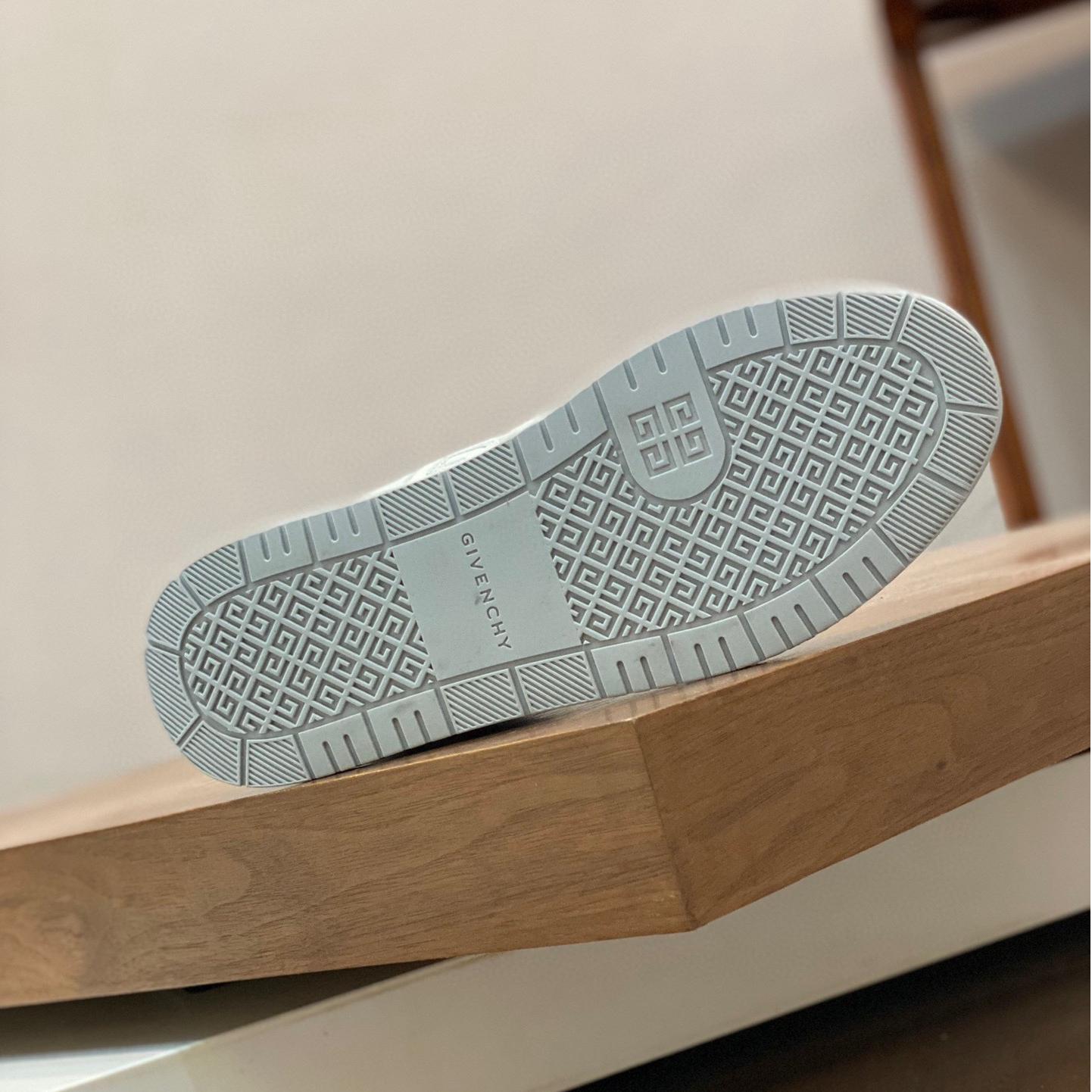 Givenchy-New gray men's high top running shoes