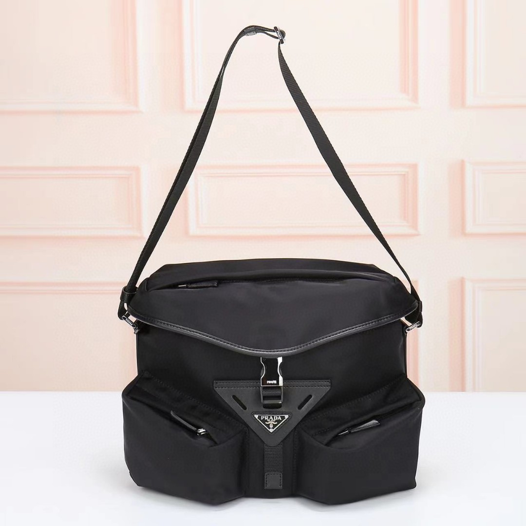 Prada-Flip cover buckle diagonal cross bag