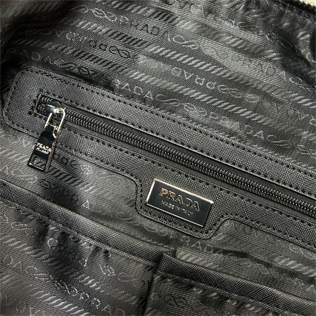 Prada-Autumn and winter tote bag