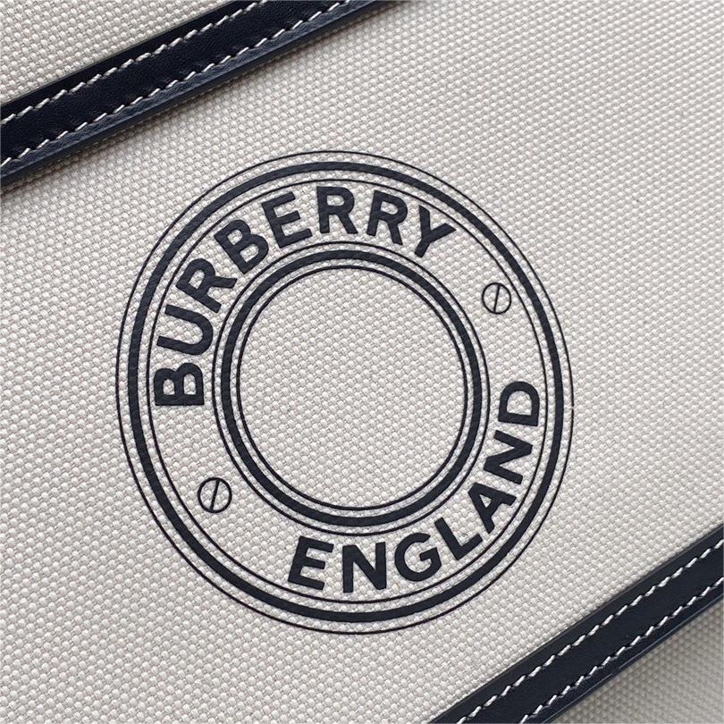 Burberry-pocket bag