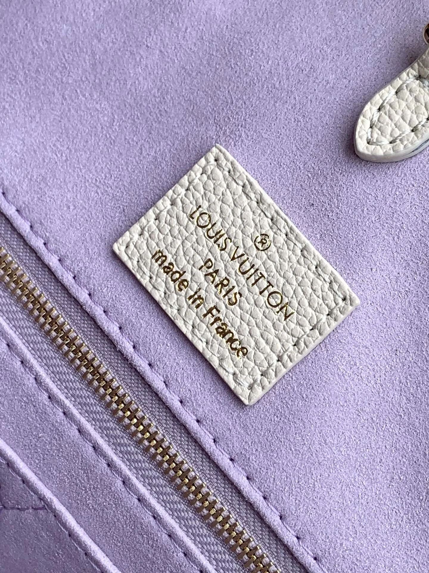 LV - Pebbled Calfskin