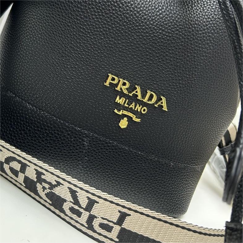 Prada-Calfskin lychee pattern