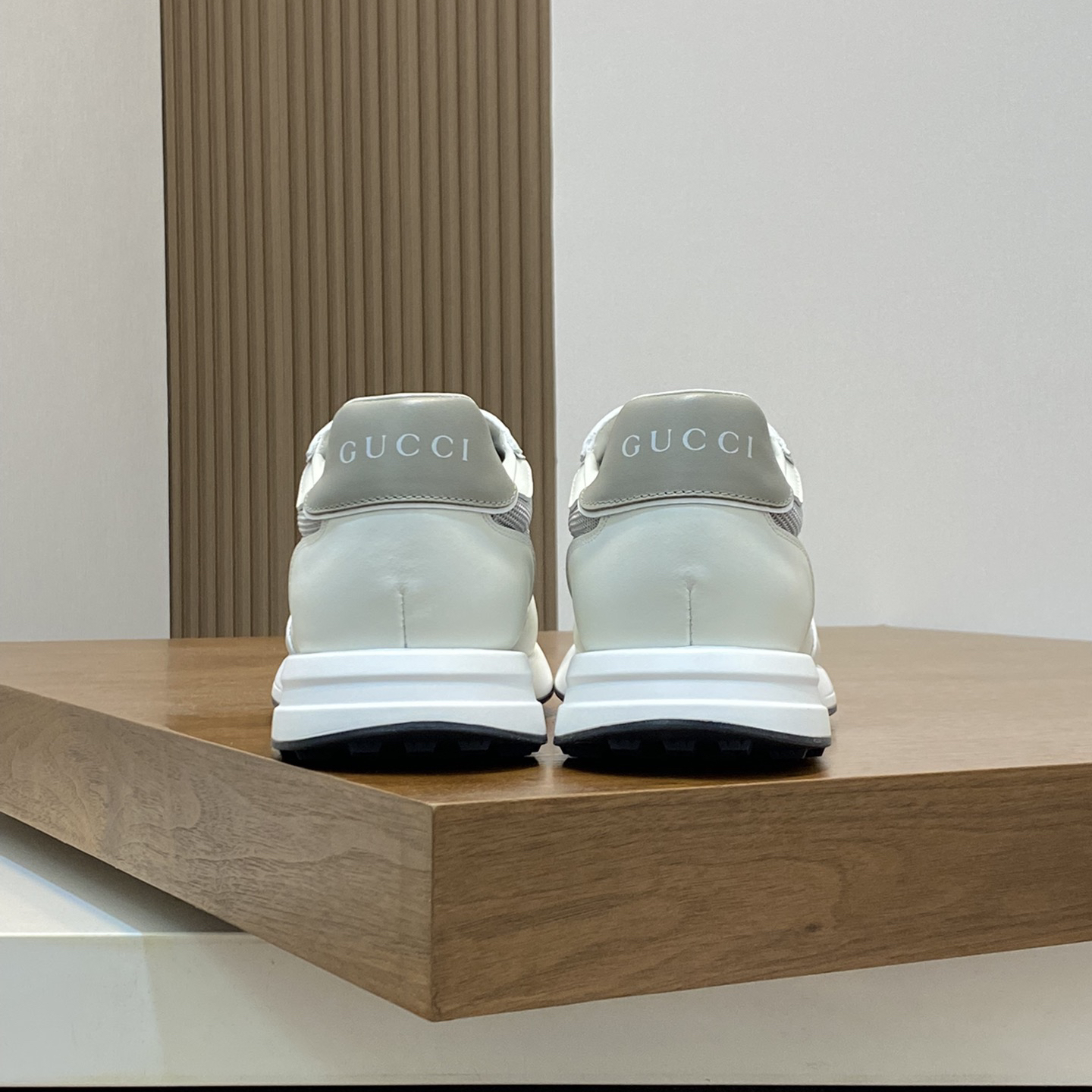 GUCCI - Cowhide Sneakers