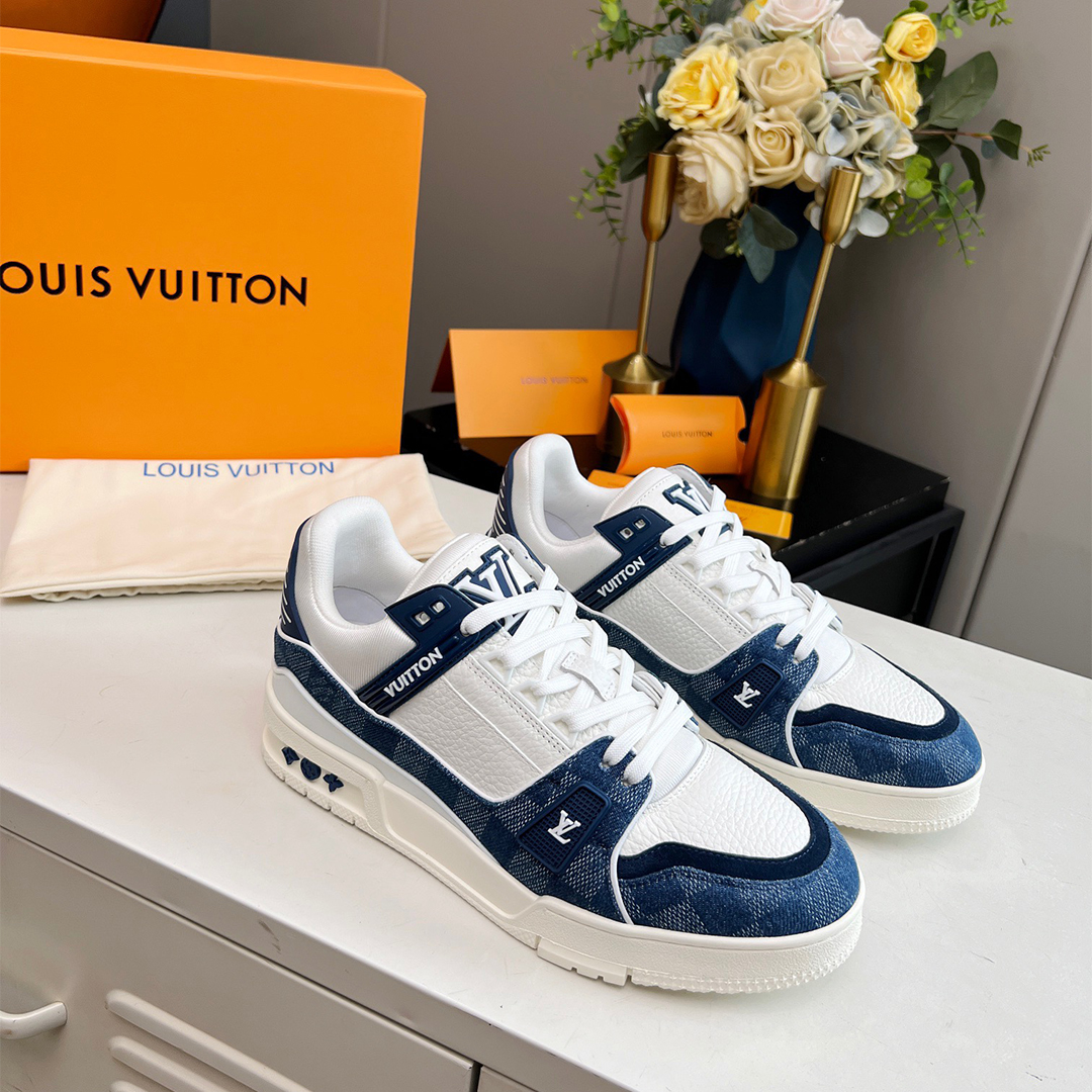 LV-Milan show runway models