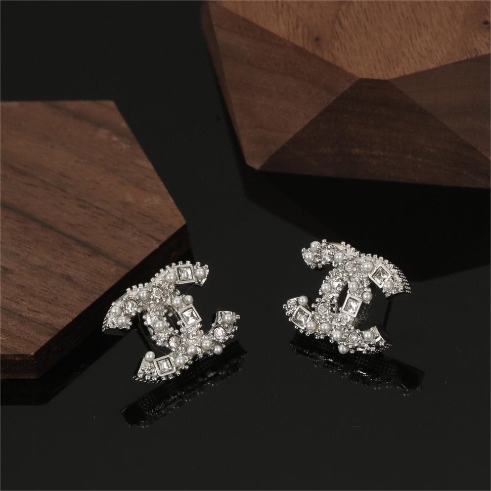 Chanel-Mi Zhu Cube Crystal Double C Earrings