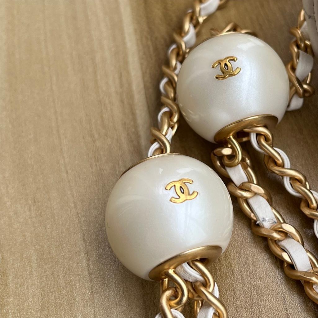 Chanel-Mini cap bag 22b