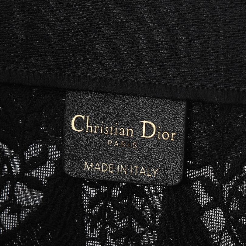 Dior-Book Tote lenvol des papillons dévoile nos désirs aux étoiles