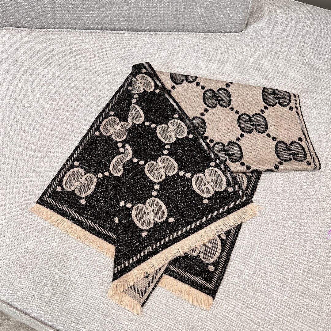 GUCCI-Jacquard gold and silver silk shawl