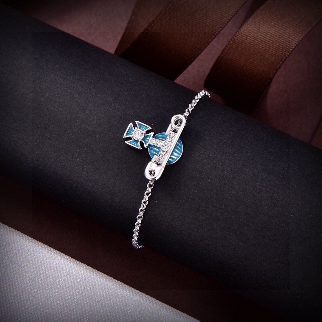 Vivienne Westwood- Saturn set