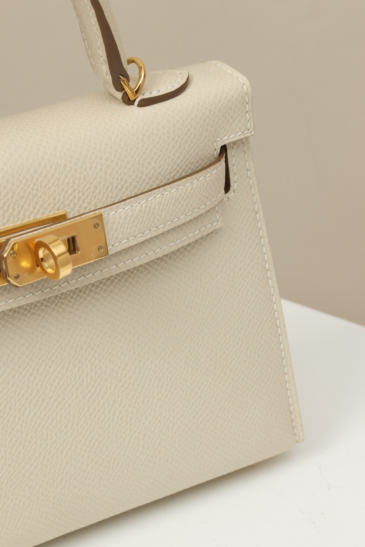 Hermes-Mini Kelly Milk Shake Platinum Buckle Bag