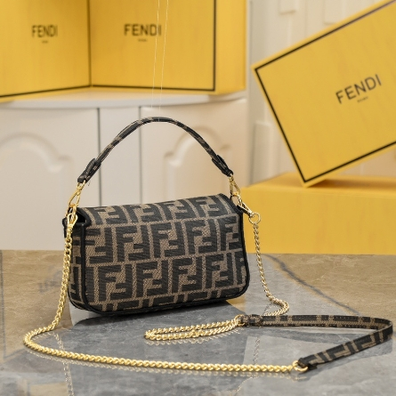 Fendi-Baguette Shoulder Tote Bag