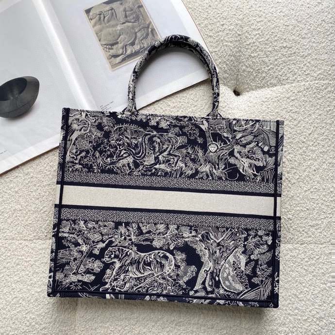 Dior-la CD Book Tote