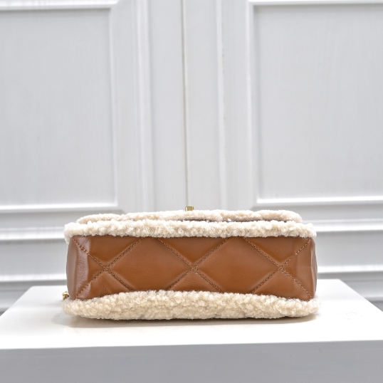 Chanel-Large 24k Teddy Lamb Wool Bag