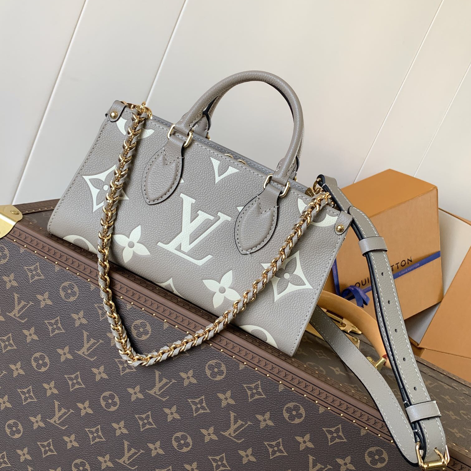LV-OnTheGo East West Handbag