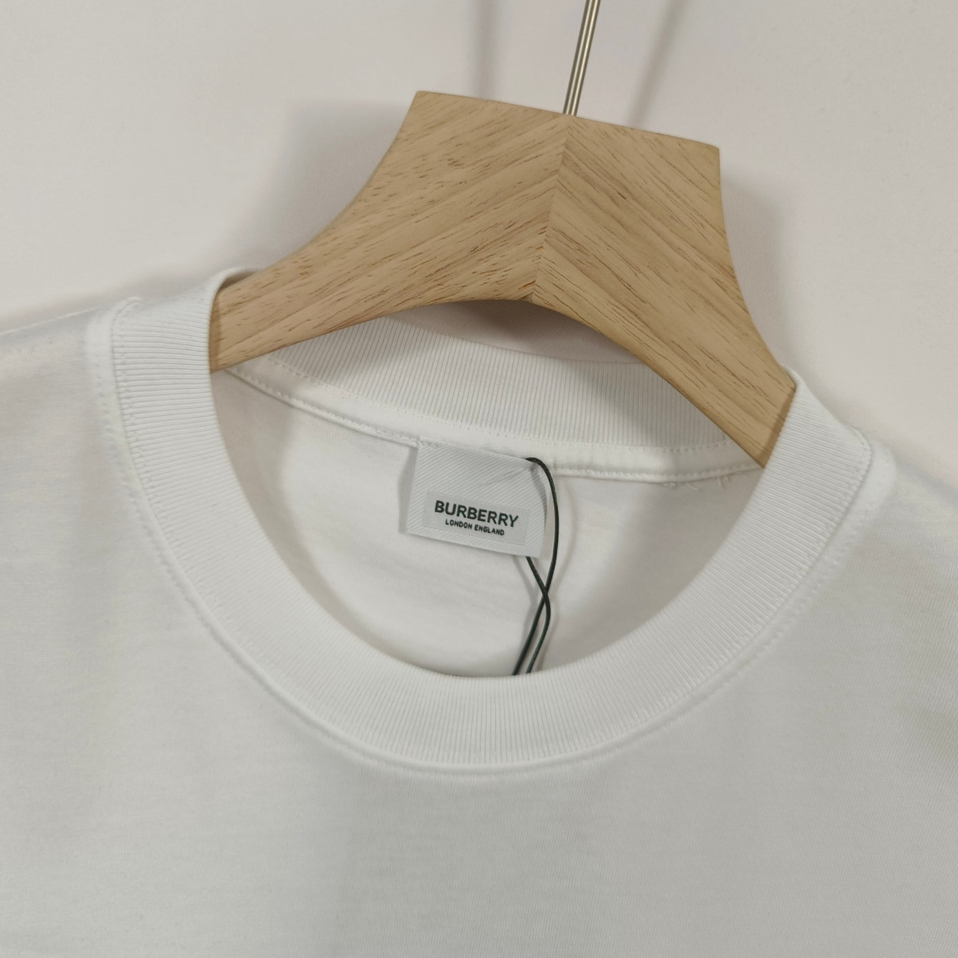 BURBERRY - New Letter Logo Casual Short Sleeved T-shirt