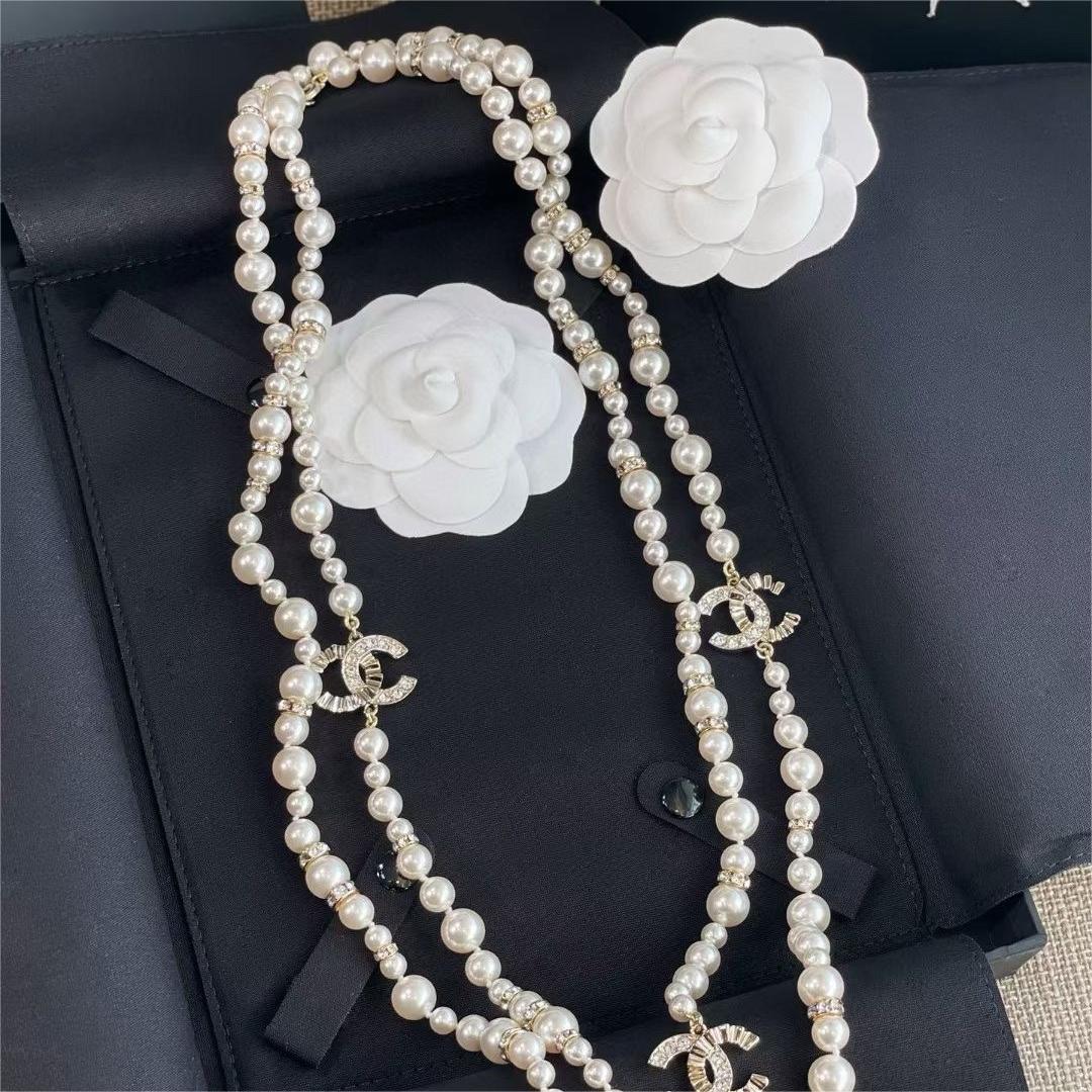 Chanel-Pearl Chain