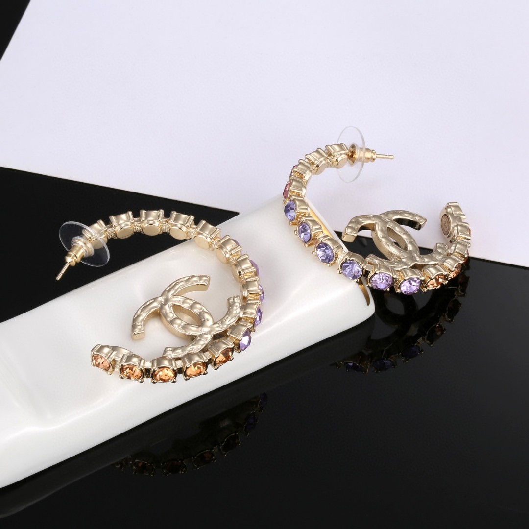 Chanel-Half circle earrings made of brass material