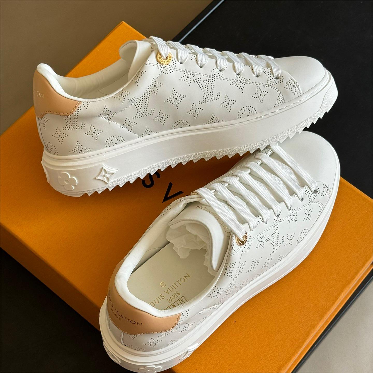 LV-Patterned eyelets white height increasing Sports Shoes