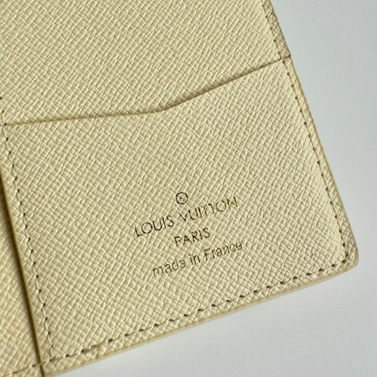 LV-Pocket Wallet Card Compartment