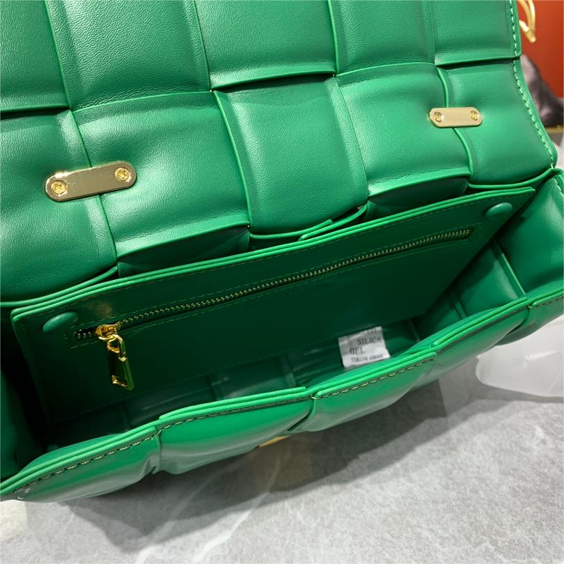 BV-Padded cassette chain pillow bag