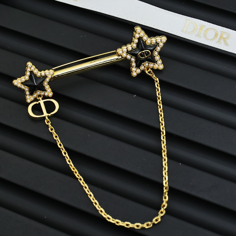 DIOR - Star chain brooch