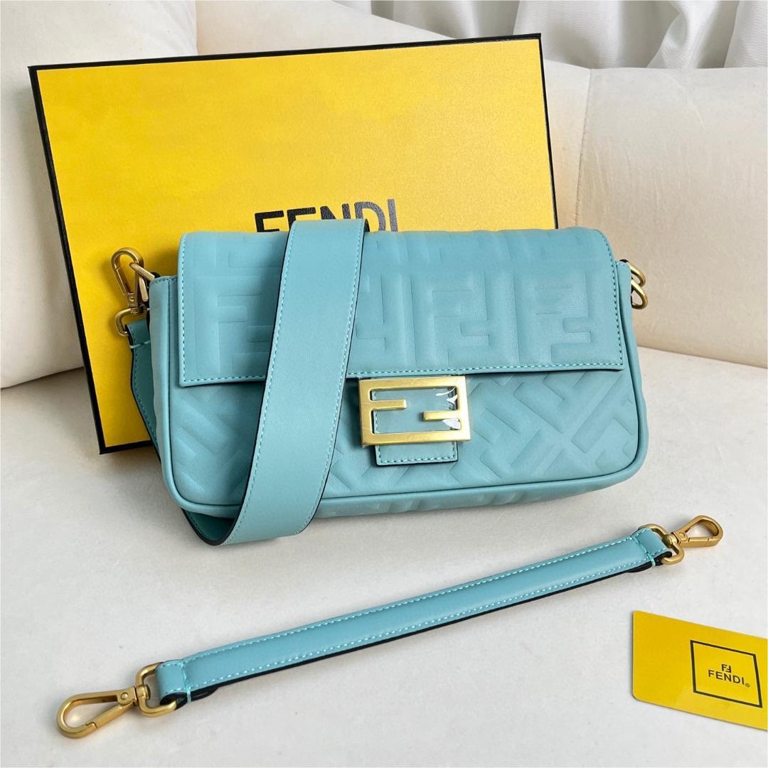FENDI-Baguette handbag leather handbag