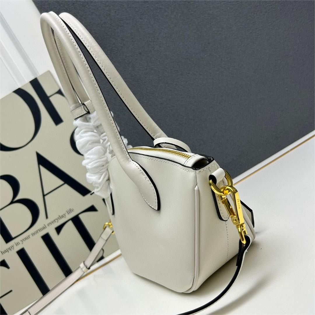 Prada-Long handled Zipper Dumpling Bun