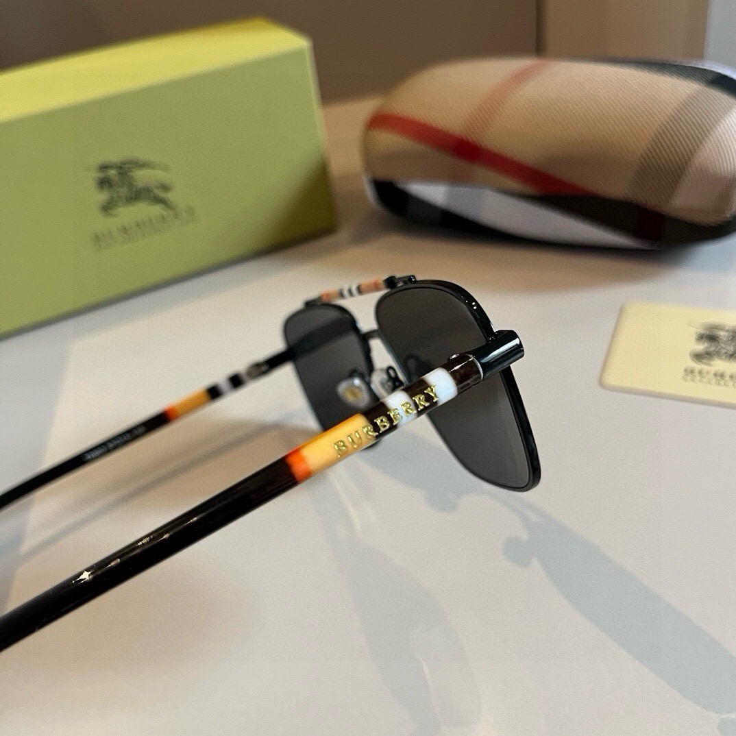 Burberry-New one-piece driving mirror sunglasses