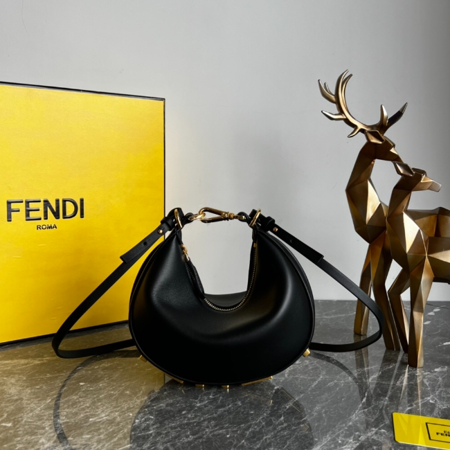 FENDI-Crescent Armpit Bag