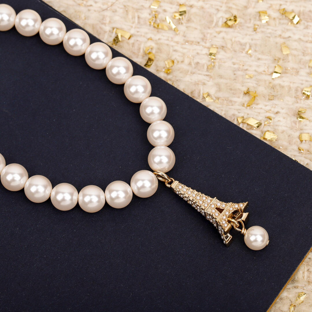 Dior-pearl necklace