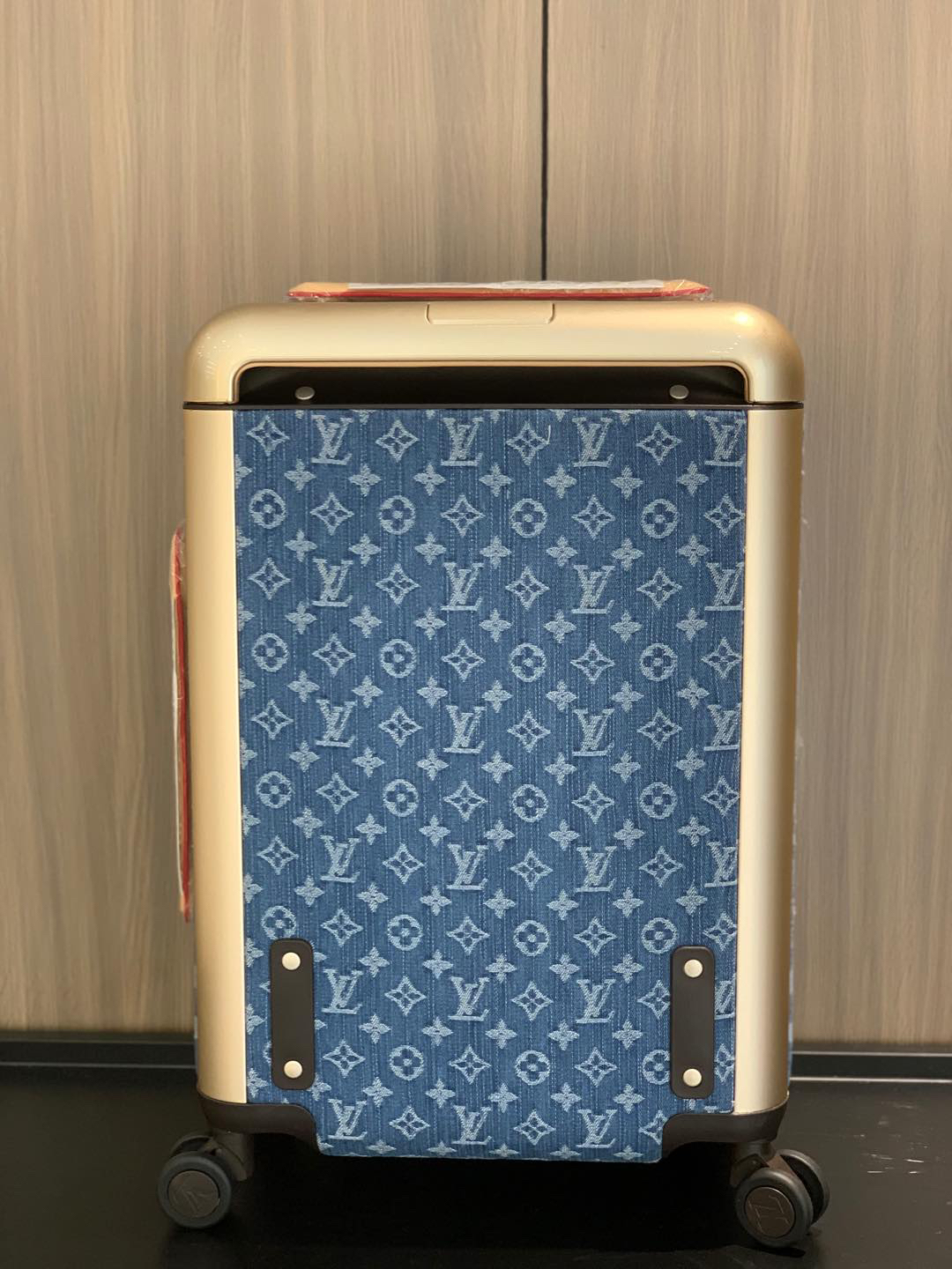 LV-Horizon 20 Inch 4-Wheel Boarding Case | Carry-on Luggage