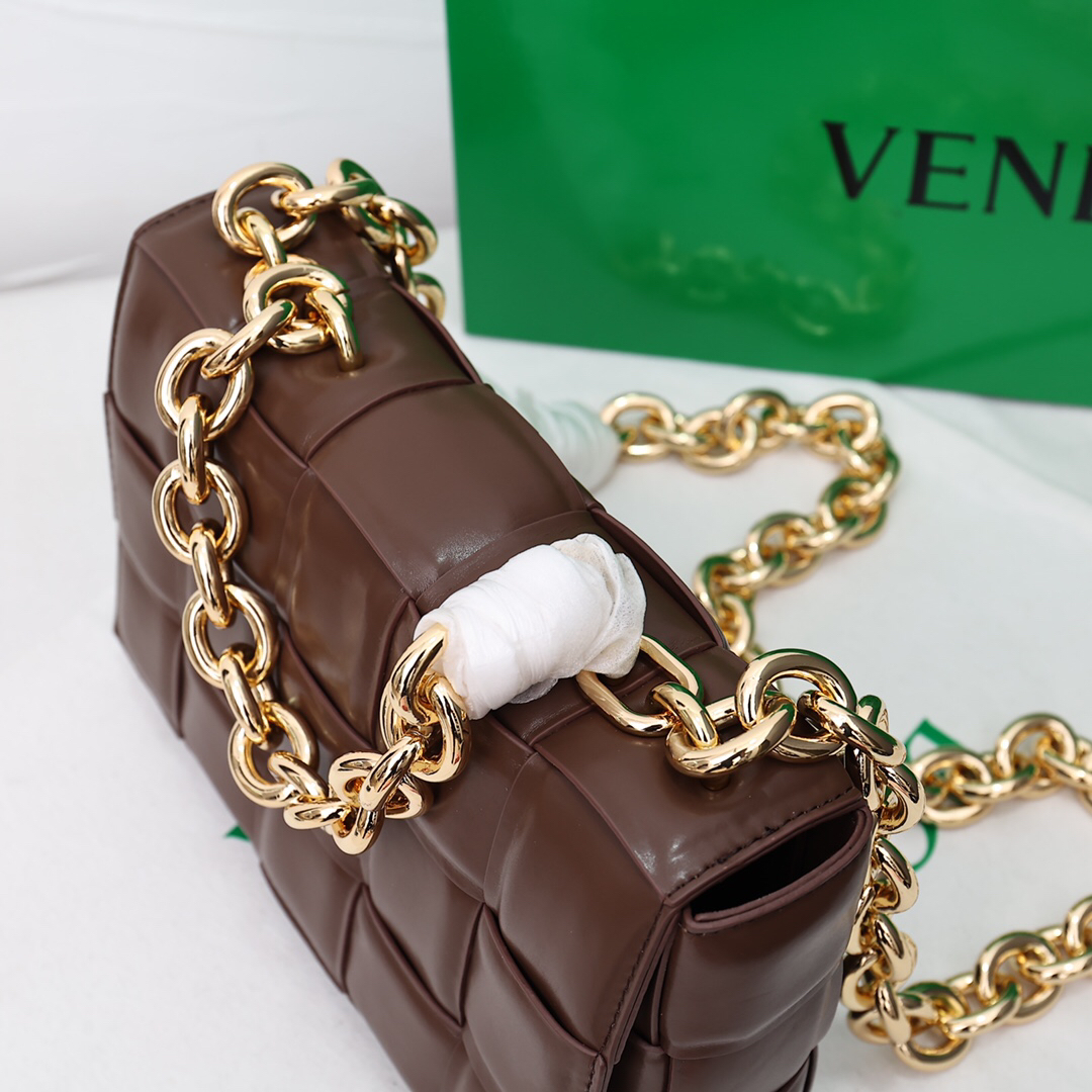 BV-Padded cassette chain pillow bag